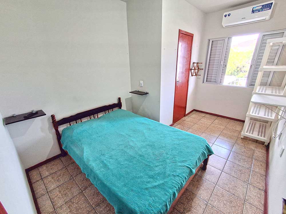 Dormit&oacute;rio 02 (su&iacute;te)