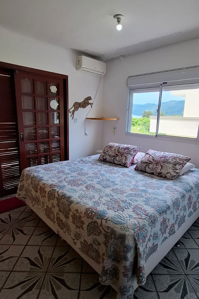 Dormit&oacute;rio 04