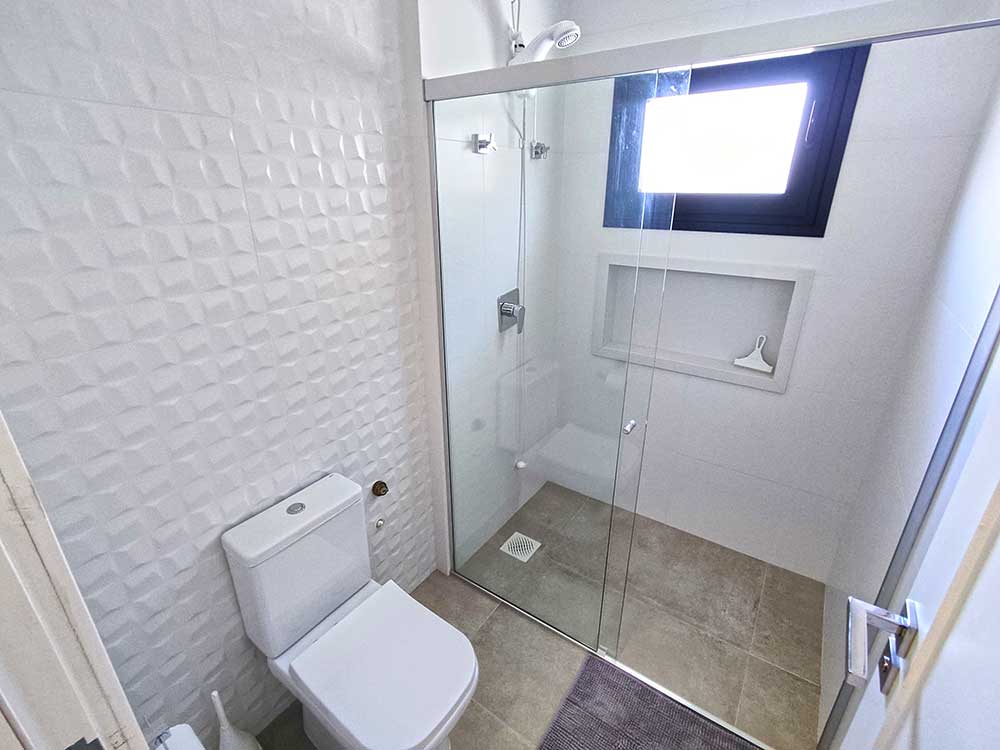 Banheiro (suíte 02)