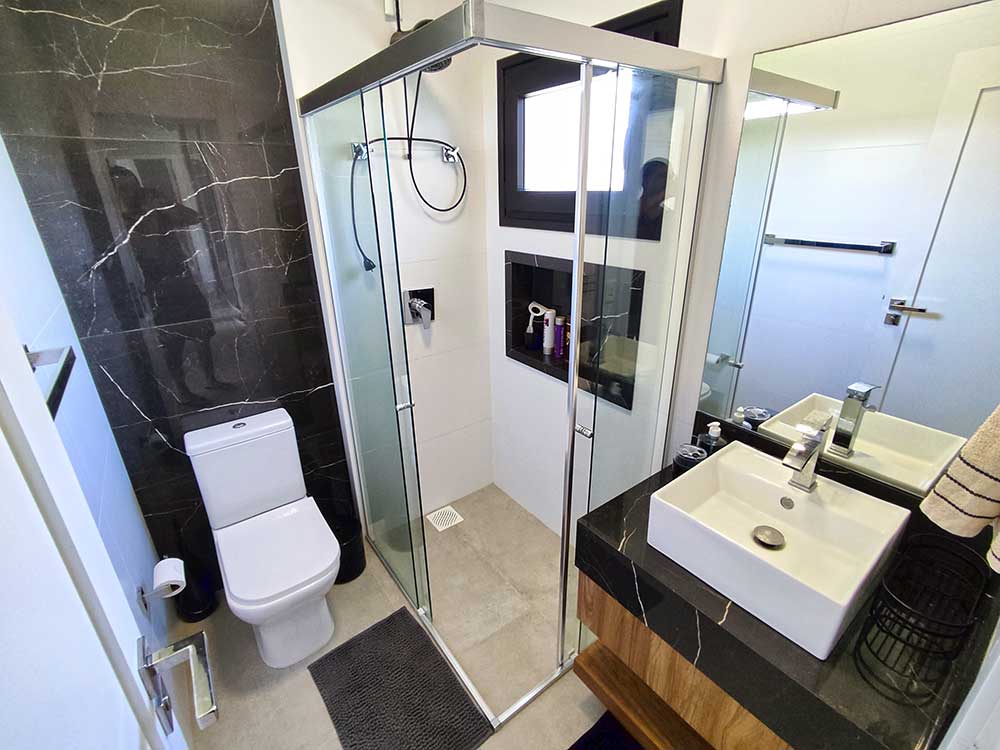 Banheiro (suíte 03)