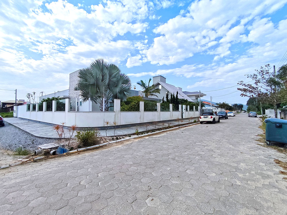 Aprox. 200m da praia